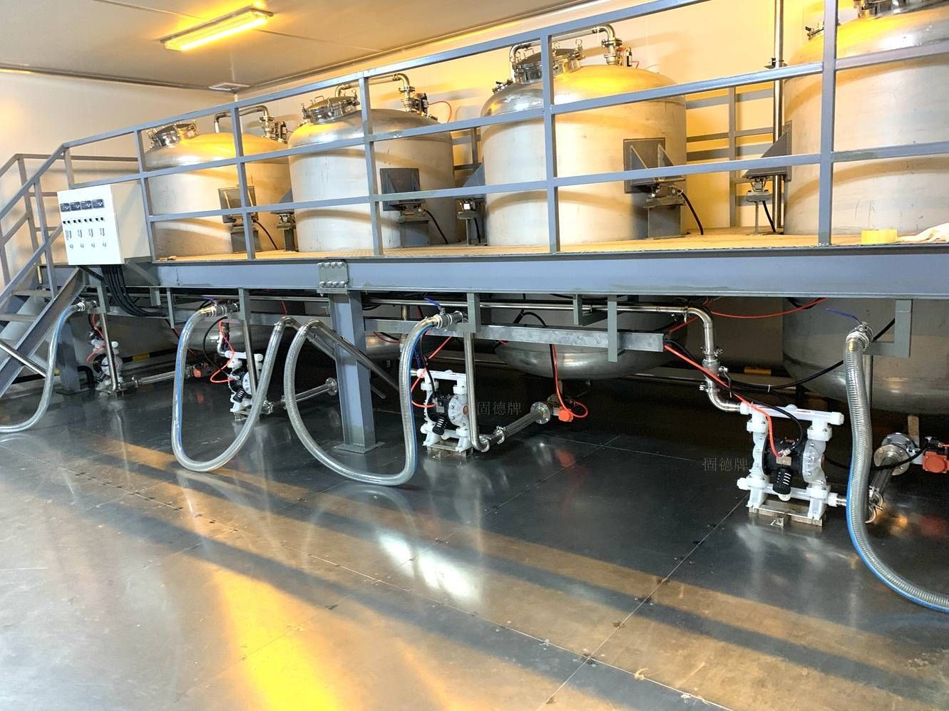 鋰電池客戶來廠里考察，回去后把生產(chǎn)車間的泵全換了......